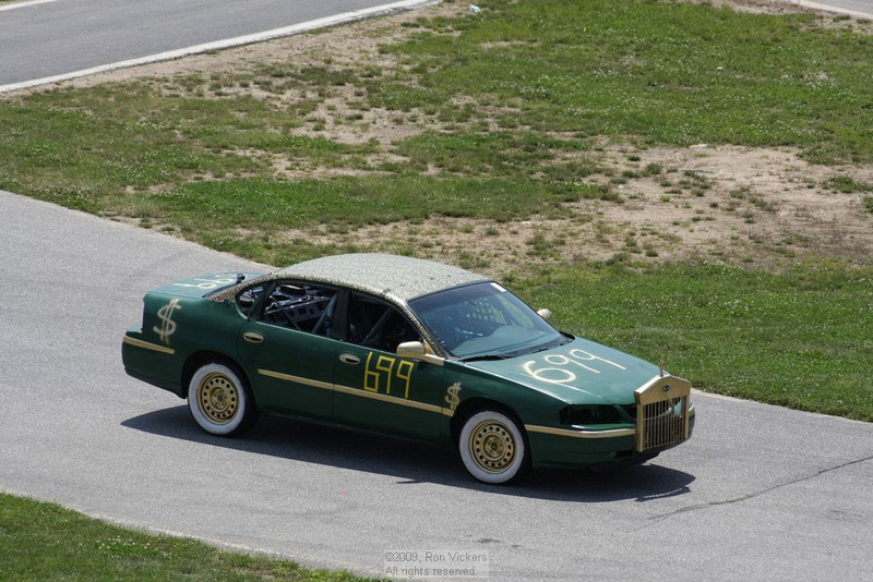 Illustration for article titled The 24 Hours Of LeMons New England 2009 Über Gallery, Part 4